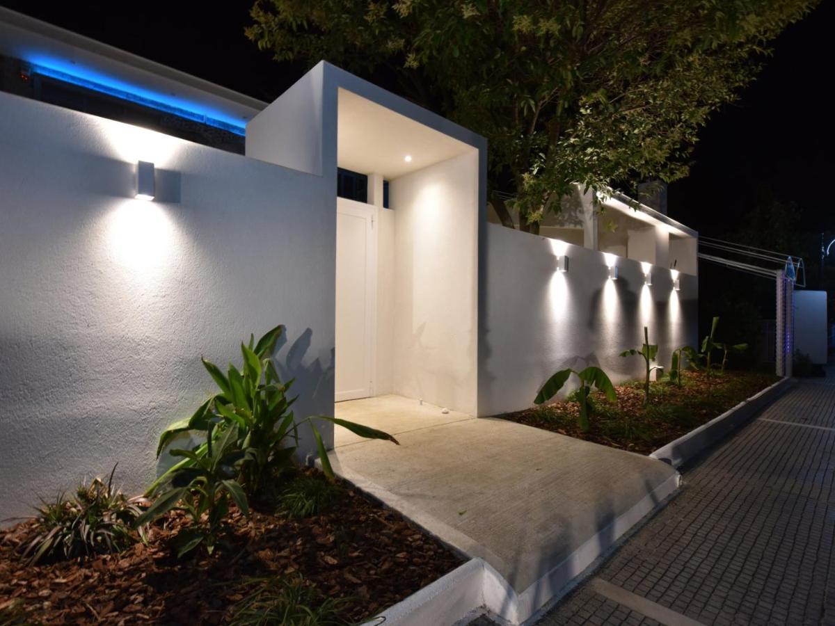 4 Elements Seaside Luxury Suites By Rentalspro Services Nea Moudania Halkidiki Екстер'єр фото