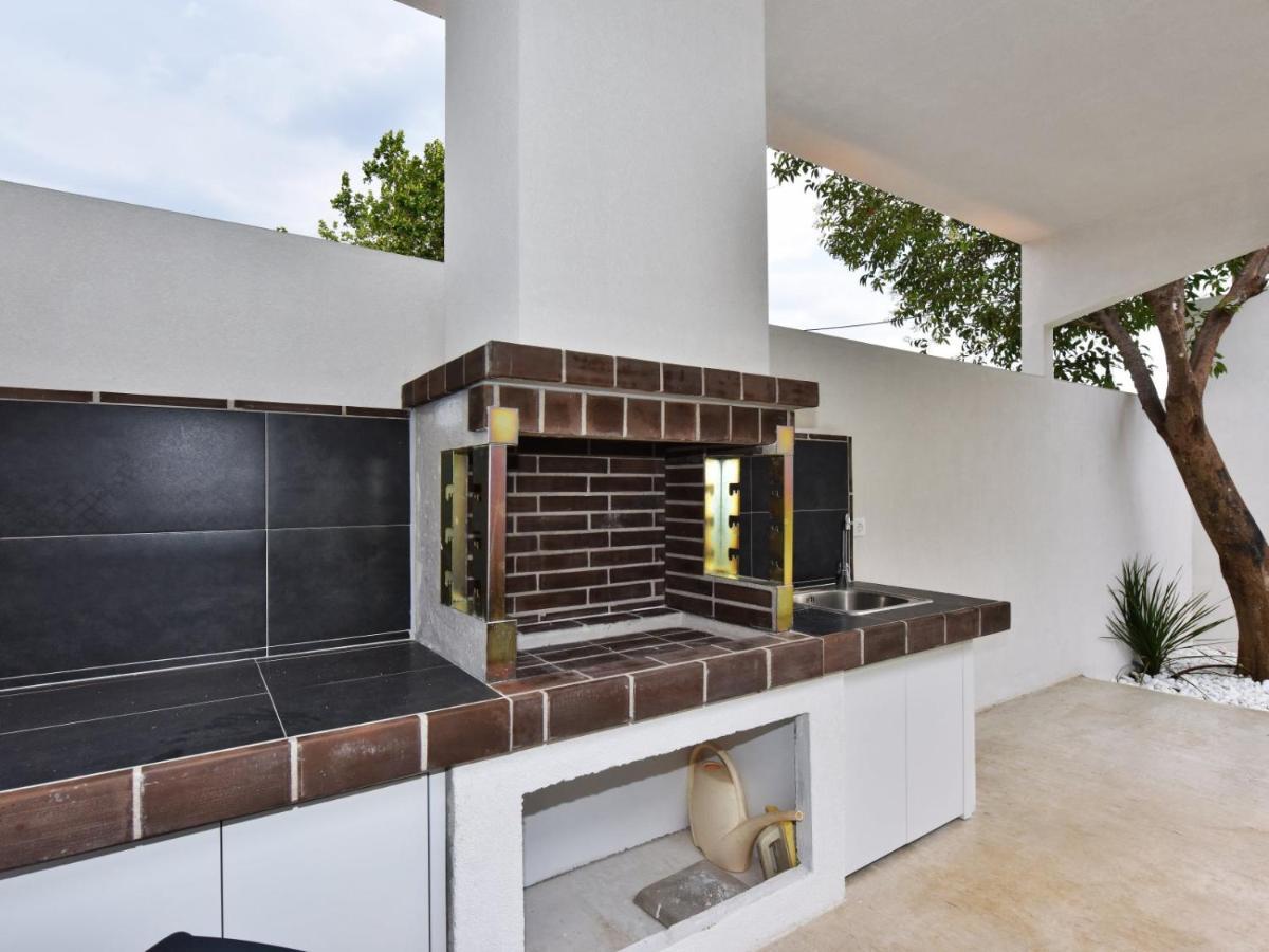 4 Elements Seaside Luxury Suites By Rentalspro Services Nea Moudania Halkidiki Екстер'єр фото